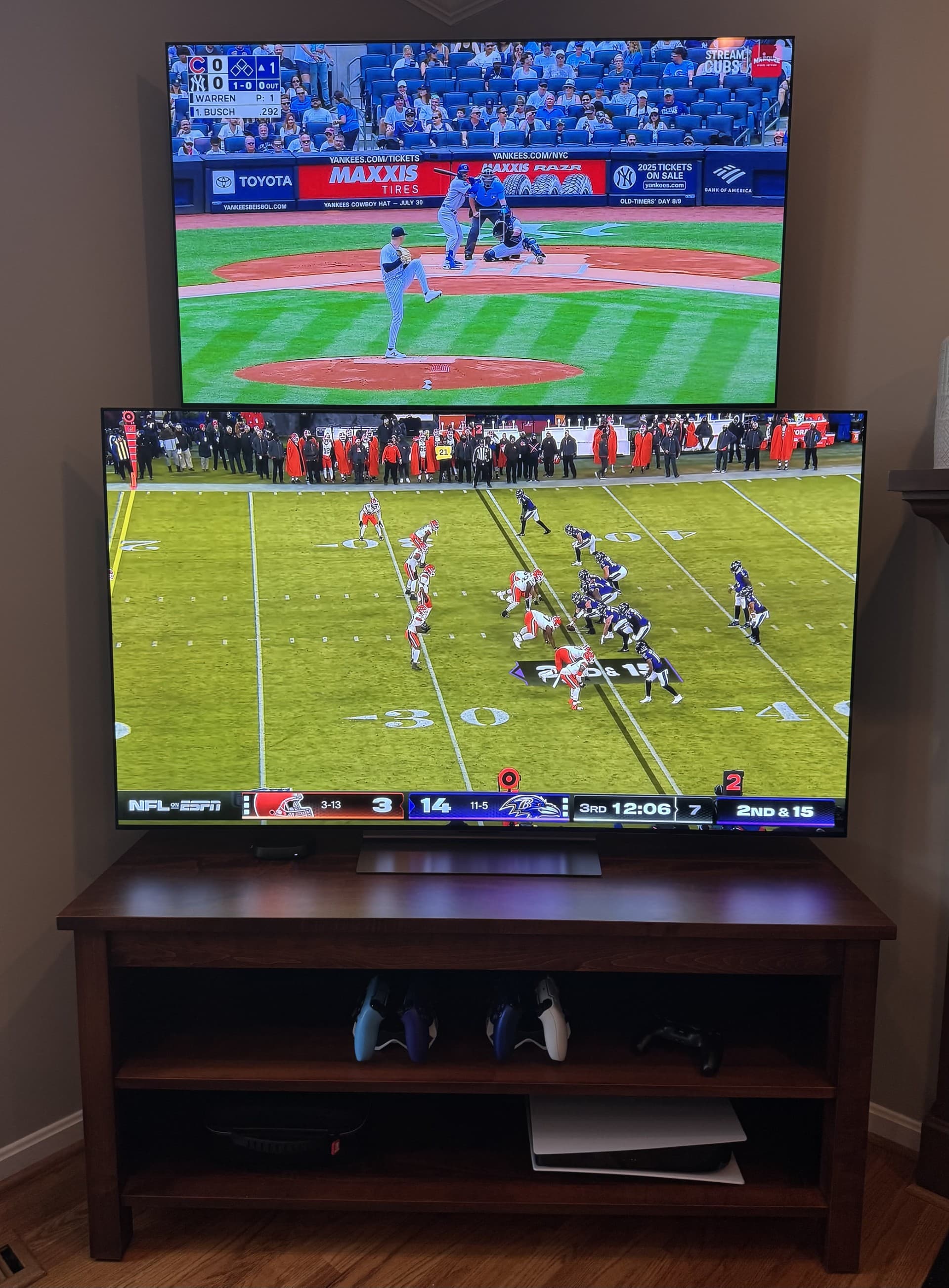 Two Display Monitor Mechanism
