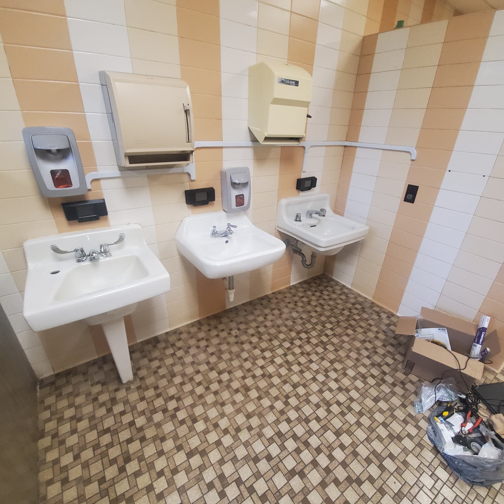 System And Method For Hand Hygiene Compliance - Image 2