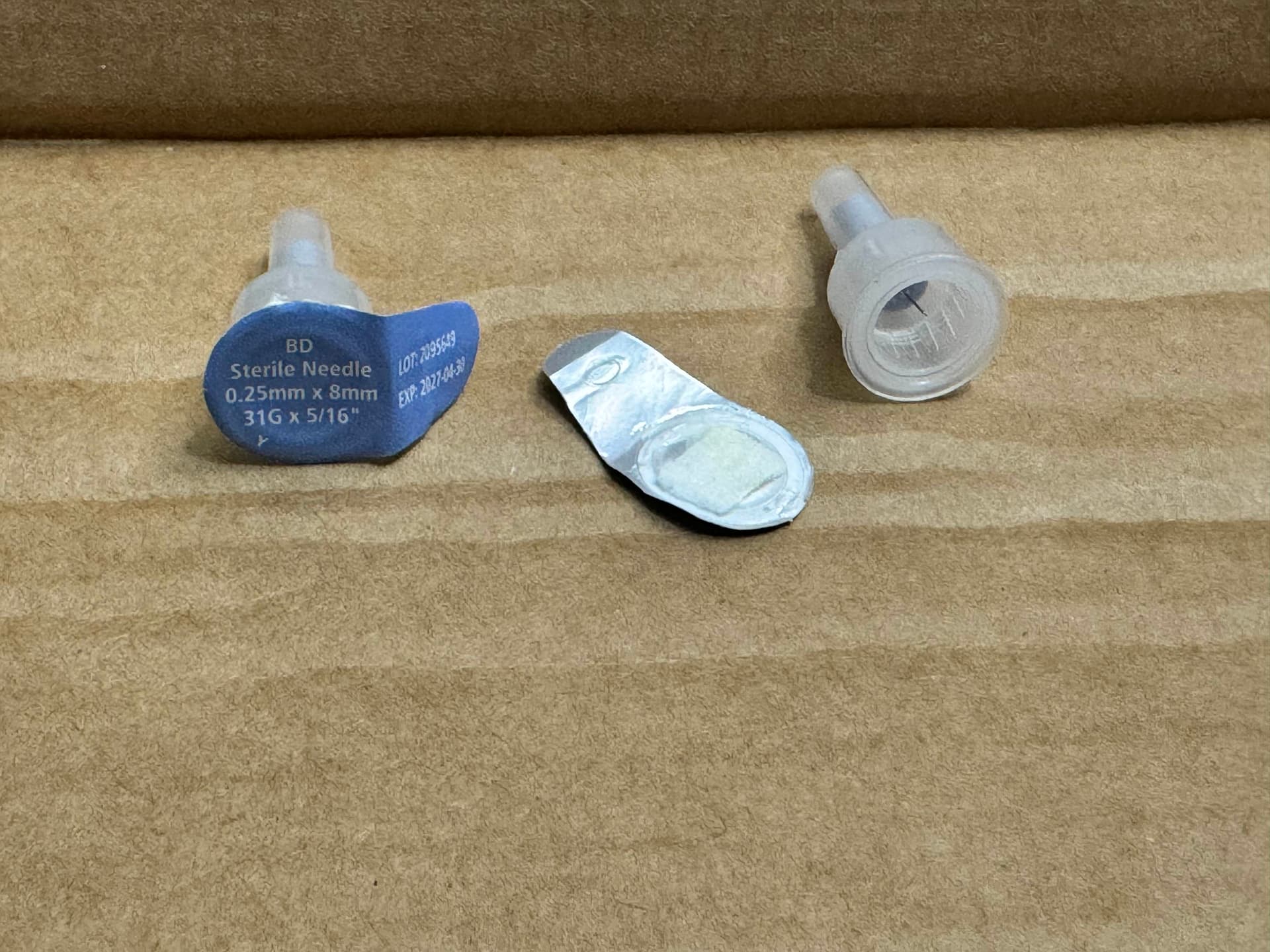 Cleansing Swab For Needle Pen Assembly - Image 2
