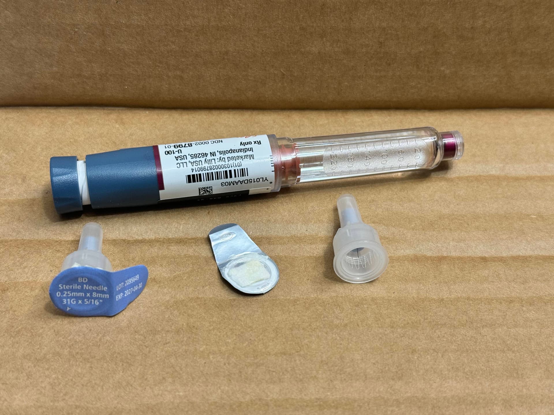 Cleansing Swab For Needle Pen Assembly - Image 1