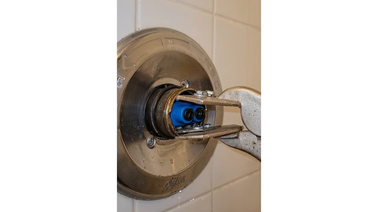 Plumbing Tool Assembly - Image 3