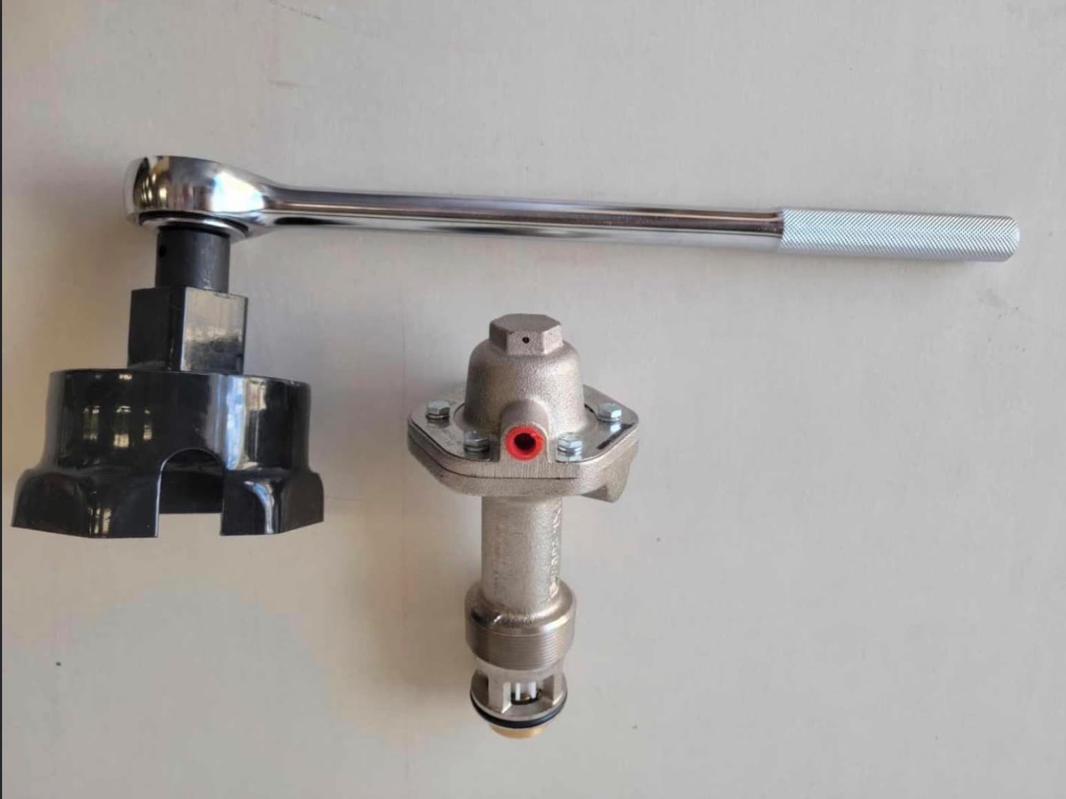 Leak Detector Socket - Image 1